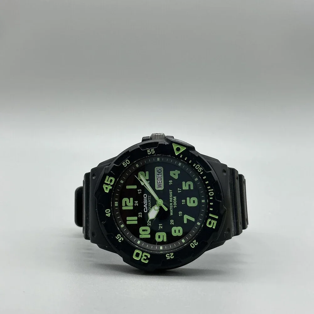 Casio MRW-200H Mens Watch 43mm Black Dial Black Resin Day Date New Battery